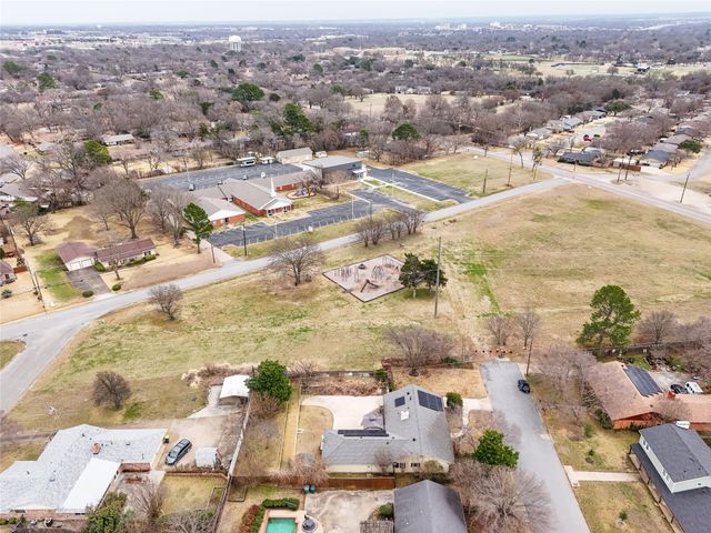 1401 Greenbrier Drive, Sherman, TX 75092