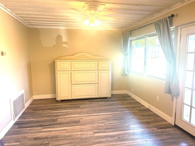 1401 Greenbrier Drive, Sherman, TX 75092