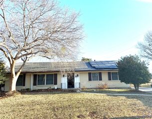 1401 Greenbrier Drive, Sherman, TX 75092