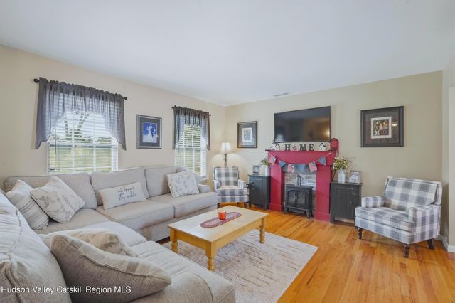38 Genesee Avenue, Lake Katrine, NY 12449
