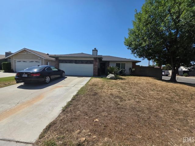 1009 Fairview Road, Bakersfield, CA 93307
