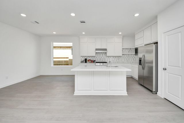 1058 Blue Stone Dr, Beasley, TX 77417