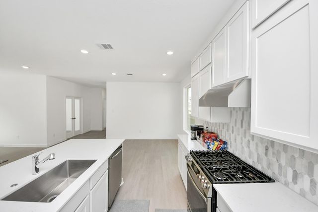 1058 Blue Stone Dr, Beasley, TX 77417