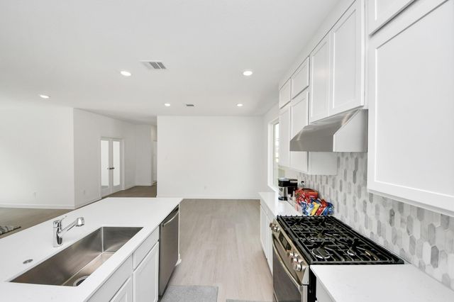 1058 Blue Stone Dr, Beasley, TX 77417