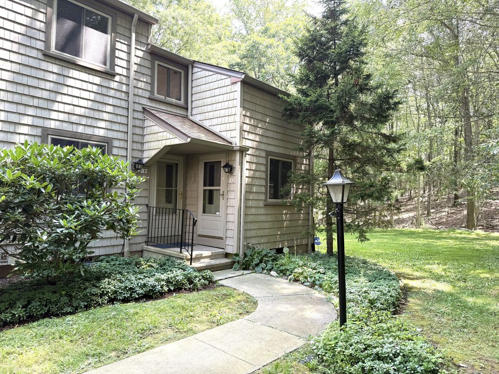 37 Happy Hollow Circle D, Stratford, CT 06614