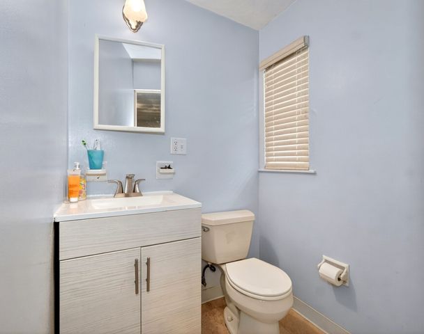 20 Temi Rd, Framingham, MA 01701