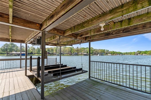 226 Bushwhacker Drive, Mabank, TX 75156