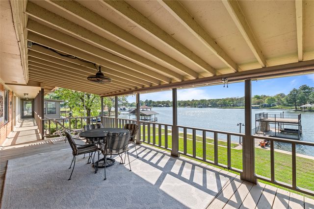 226 Bushwhacker Drive, Mabank, TX 75156