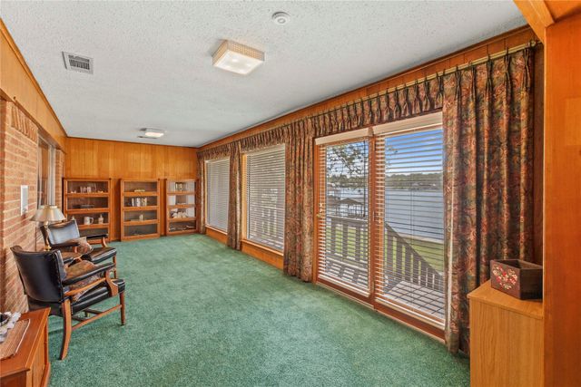 226 Bushwhacker Drive, Mabank, TX 75156