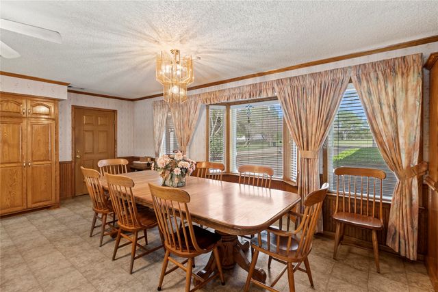 226 Bushwhacker Drive, Mabank, TX 75156