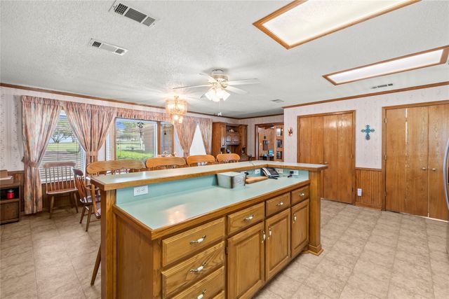 226 Bushwhacker Drive, Mabank, TX 75156