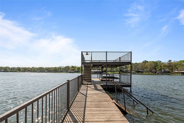 226 Bushwhacker Drive, Mabank, TX 75156