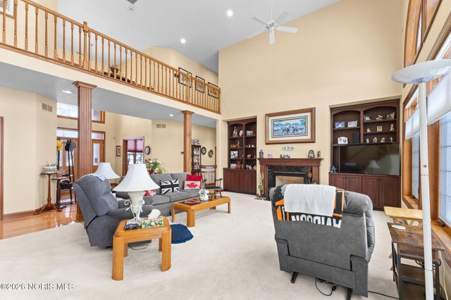 1338 Pine Valley Drive, Bowling Green, OH 43402