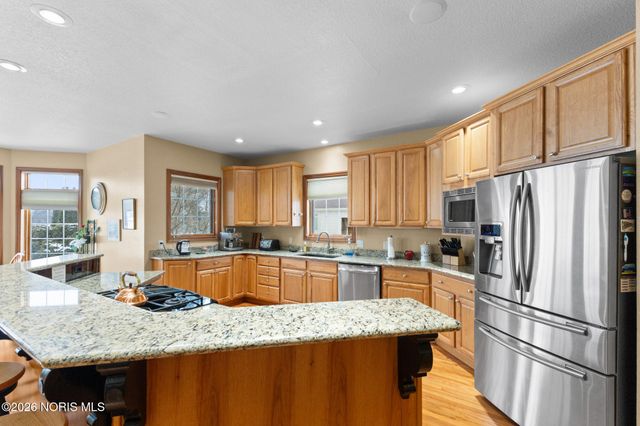 1338 Pine Valley Drive, Bowling Green, OH 43402