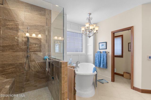 1338 Pine Valley Drive, Bowling Green, OH 43402