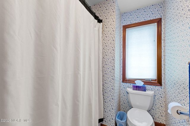 1338 Pine Valley Drive, Bowling Green, OH 43402