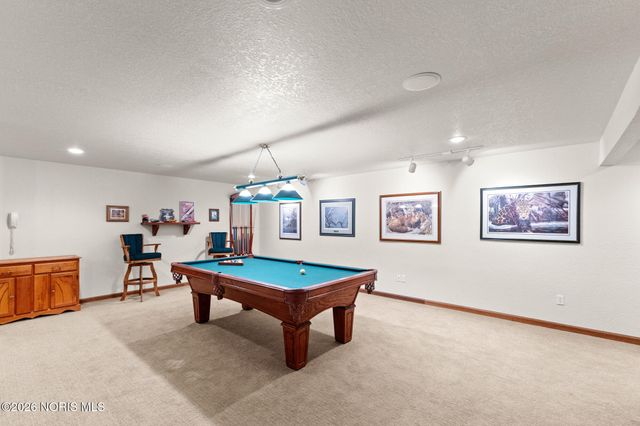 1338 Pine Valley Drive, Bowling Green, OH 43402