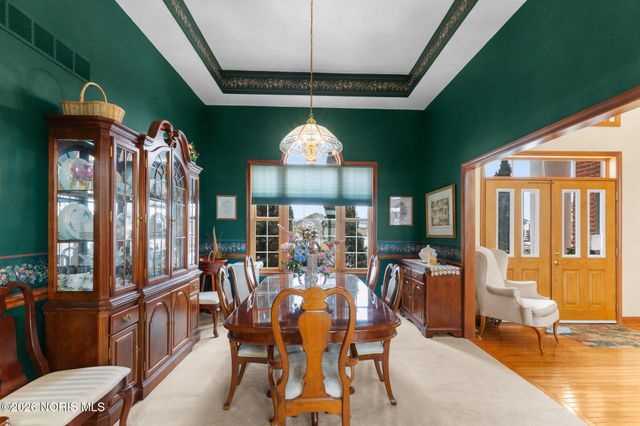 1338 Pine Valley Drive, Bowling Green, OH 43402