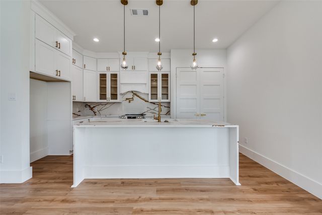 2908 Prospect Avenue, Fort Worth, TX 76106