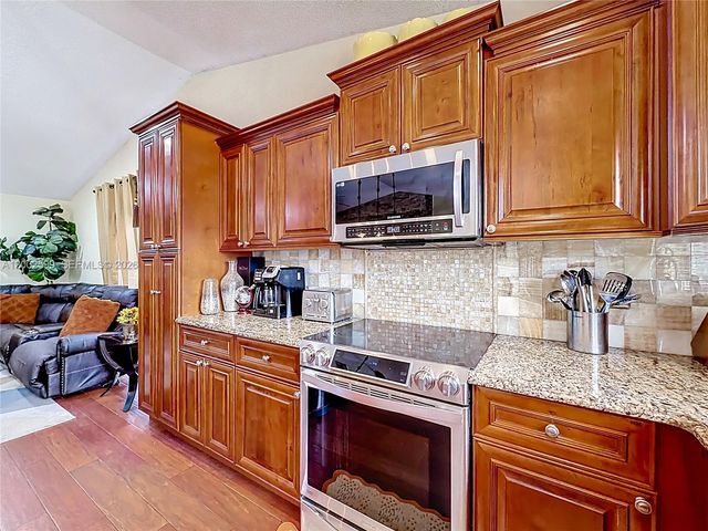 8060 NW 51st Ct 8060, Lauderhill, FL 33351