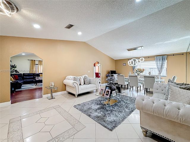 8060 NW 51st Ct 8060, Lauderhill, FL 33351