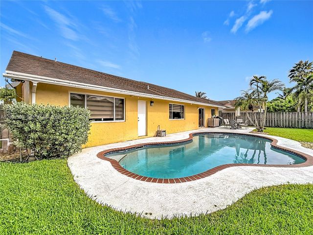 8060 NW 51st Ct 8060, Lauderhill, FL 33351