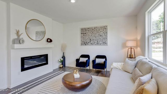 11037 Pheasant Hill Cir, Louisville, KY 40229