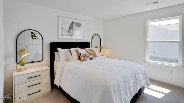 11037 Pheasant Hill Cir, Louisville, KY 40229