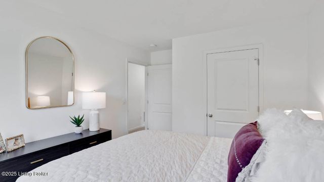 11037 Pheasant Hill Cir, Louisville, KY 40229