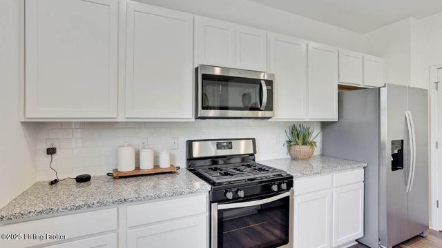 11037 Pheasant Hill Cir, Louisville, KY 40229