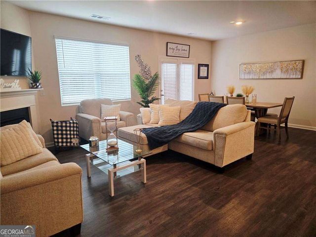 5192 Barberry Avenue, Oakwood, GA 30566