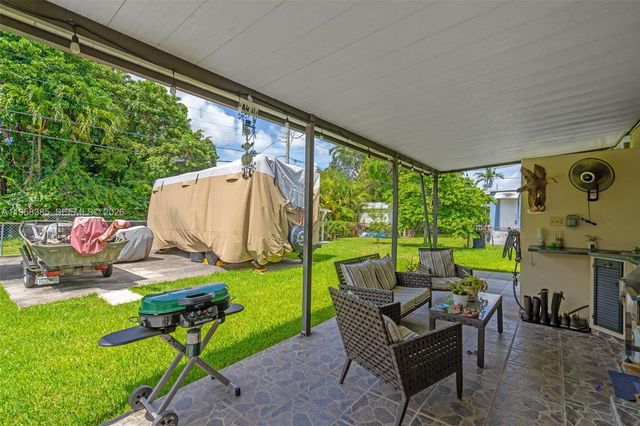 249 Carlisle Dr, Miami Springs, FL 33166