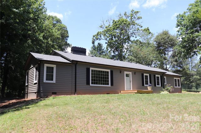 415 High Circle NW, Lenoir, NC 28645