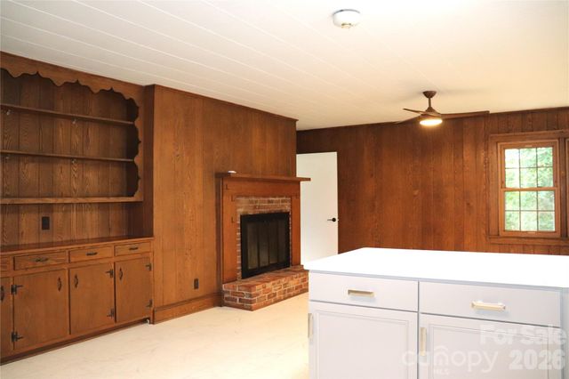 415 High Circle NW, Lenoir, NC 28645