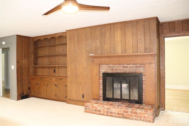 415 High Circle NW, Lenoir, NC 28645
