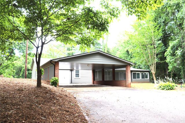 415 High Circle NW, Lenoir, NC 28645