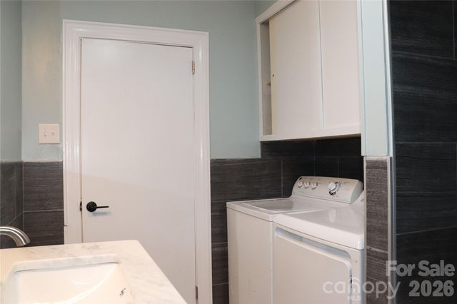 415 High Circle NW, Lenoir, NC 28645