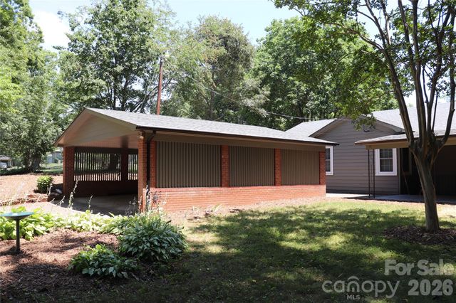415 High Circle NW, Lenoir, NC 28645