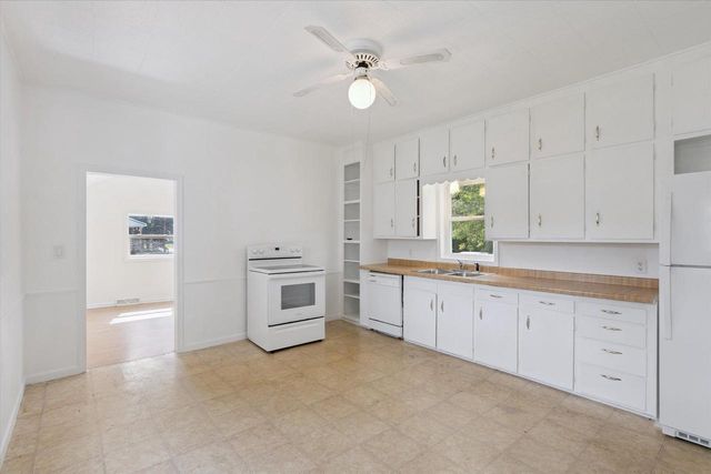 1521 Ravine Street, Janesville, WI 53548