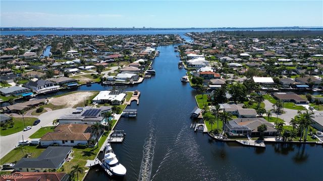 4964 Seville CT, Cape Coral, FL 33904