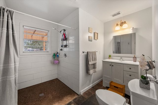 2548 Wood Valley Place, Dallas, TX 75211