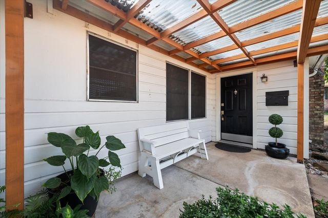 2548 Wood Valley Place, Dallas, TX 75211