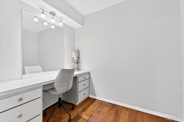 10032 Sakura Drive, St Louis, MO 63128