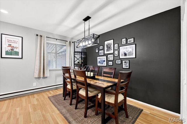 10032 Sakura Drive, St Louis, MO 63128