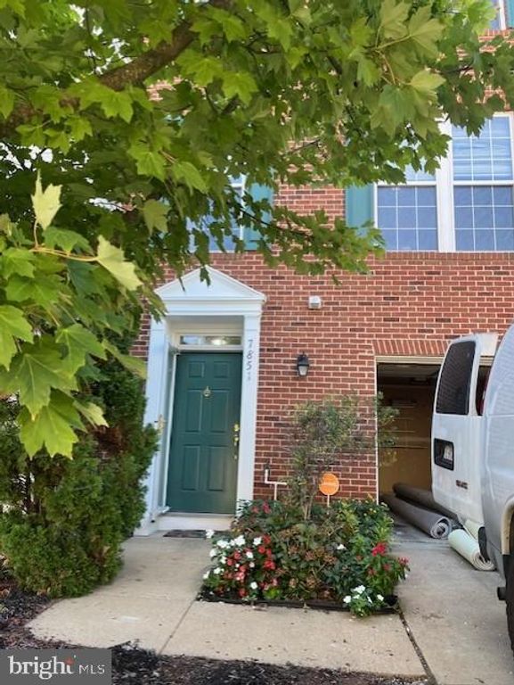 7851 DOGUE INDIAN CIR, Lorton, VA 22079