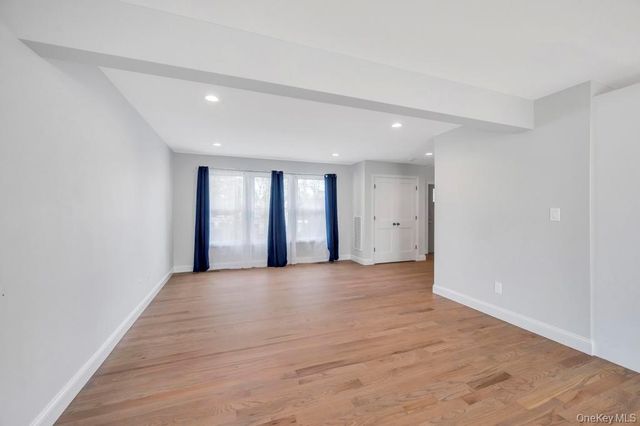 42 Volta Drive, Deer Park, NY 11729