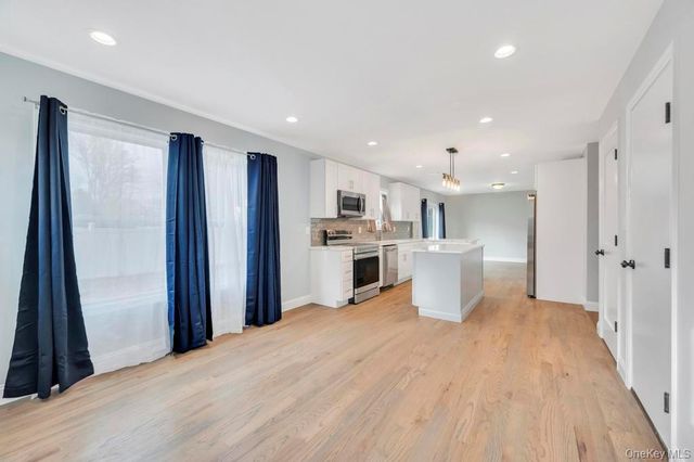 42 Volta Drive, Deer Park, NY 11729