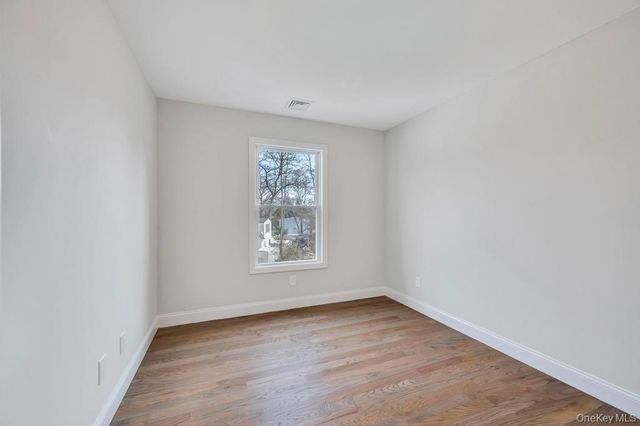 42 Volta Drive, Deer Park, NY 11729