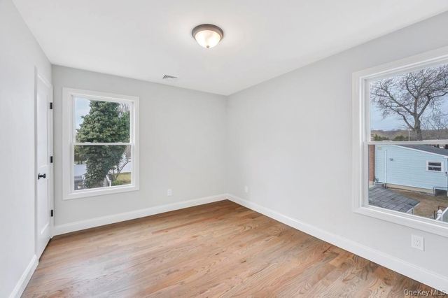 42 Volta Drive, Deer Park, NY 11729