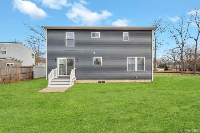 42 Volta Drive, Deer Park, NY 11729